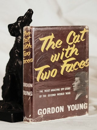 THE CAT WITH TWO FACES. Gordon YOUNG.
