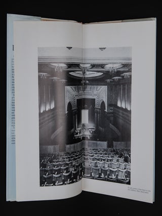 PICTURE PALACES AND FLEA PITS. Eighty Years of Australians At The Pictures.