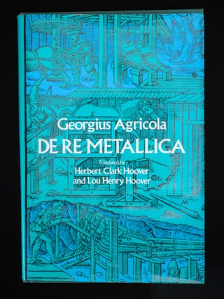 DE RE METALLICA.