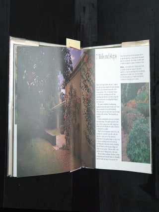 THE ELLIS STONES GARDEN BOOK. Australian Landscape Gardening.
